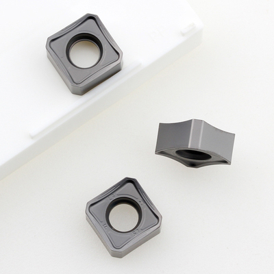 PVD および CVD コーティング 超硬フライス加工インサート 高硬度鋼およびダクタイル鋳鉄の性能向上